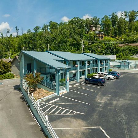 Country Town N' Suites Gatlinburg Bagian luar foto
