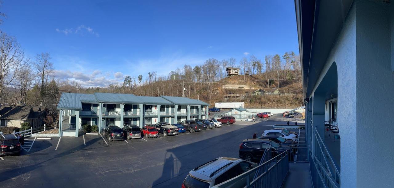 Country Town N' Suites Gatlinburg Bagian luar foto