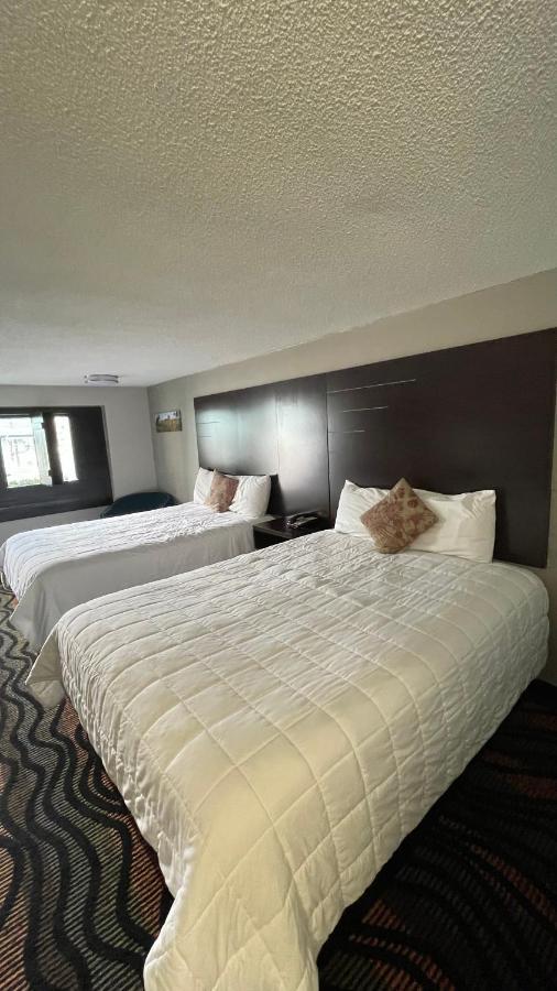 Country Town N' Suites Gatlinburg Bagian luar foto