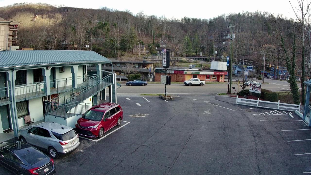 Country Town N' Suites Gatlinburg Bagian luar foto