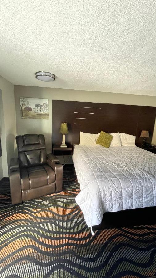 Country Town N' Suites Gatlinburg Bagian luar foto