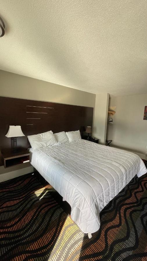 Country Town N' Suites Gatlinburg Bagian luar foto