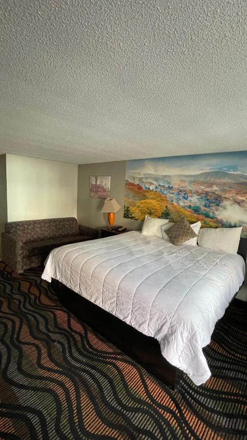 Country Town N' Suites Gatlinburg Bagian luar foto