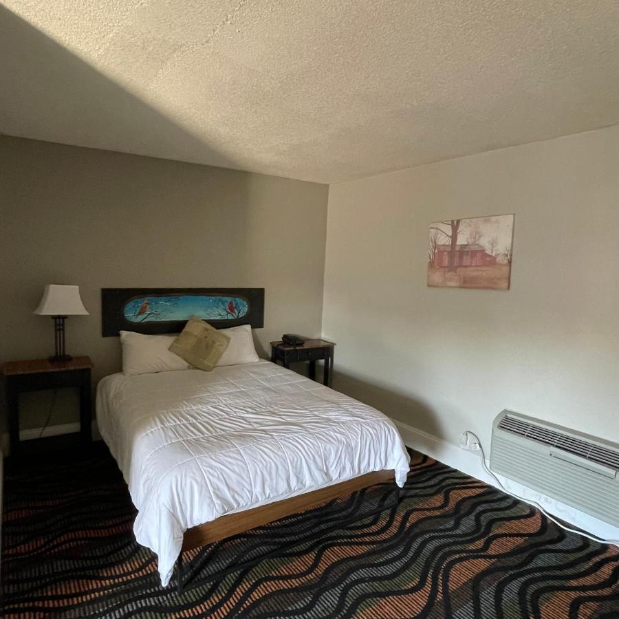 Country Town N' Suites Gatlinburg Bagian luar foto