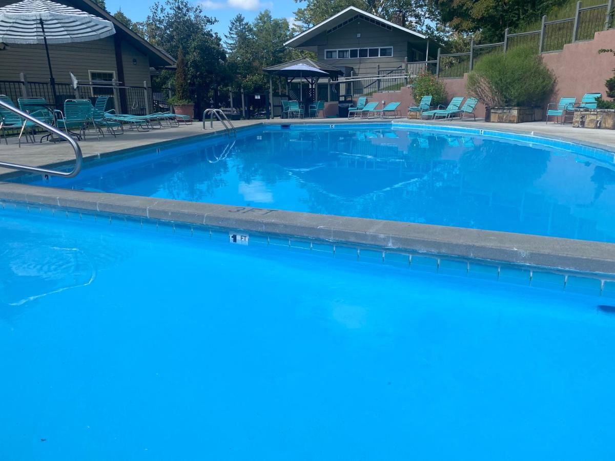 Country Town N' Suites Gatlinburg Bagian luar foto