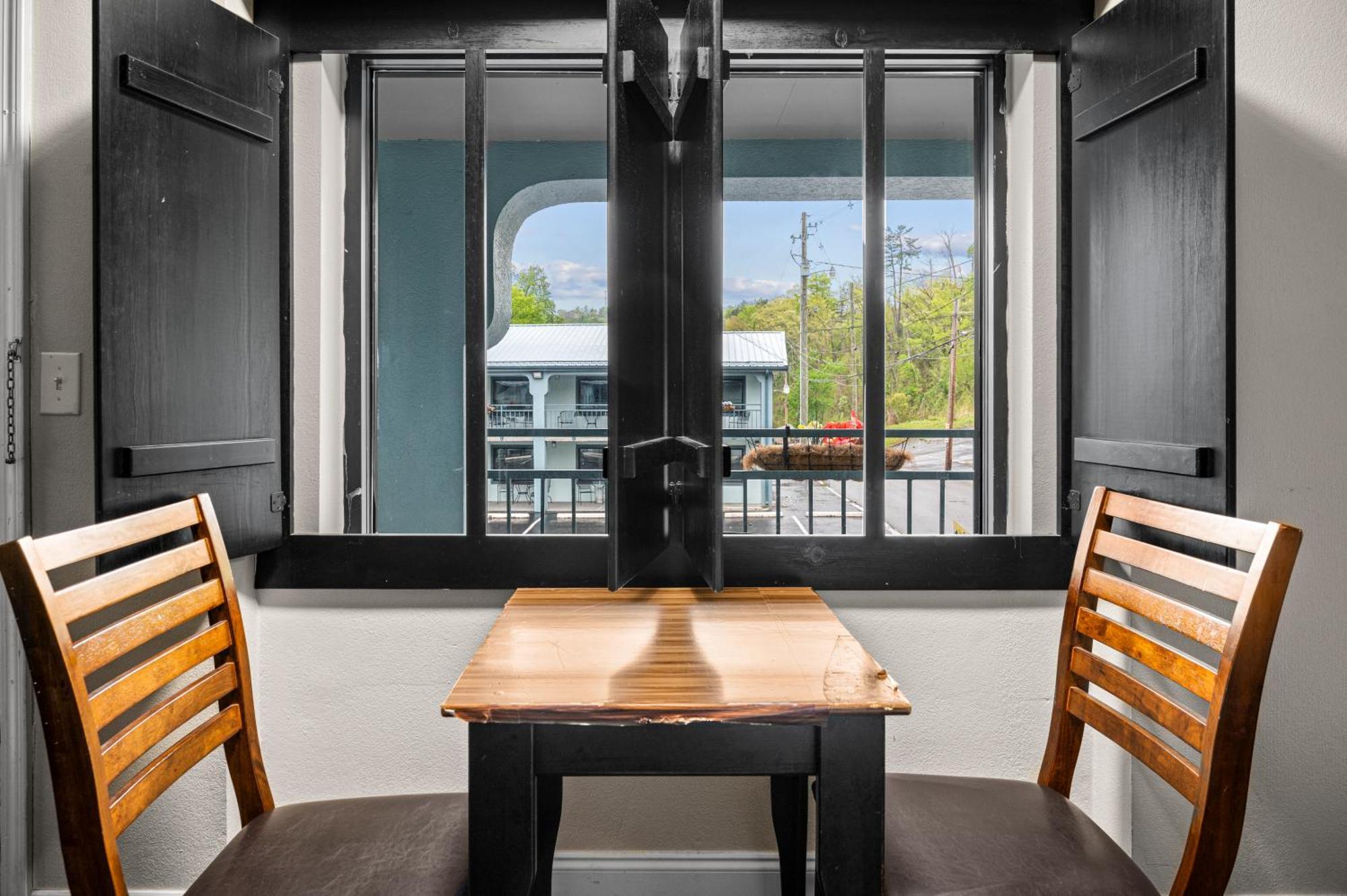 Country Town N' Suites Gatlinburg Bagian luar foto