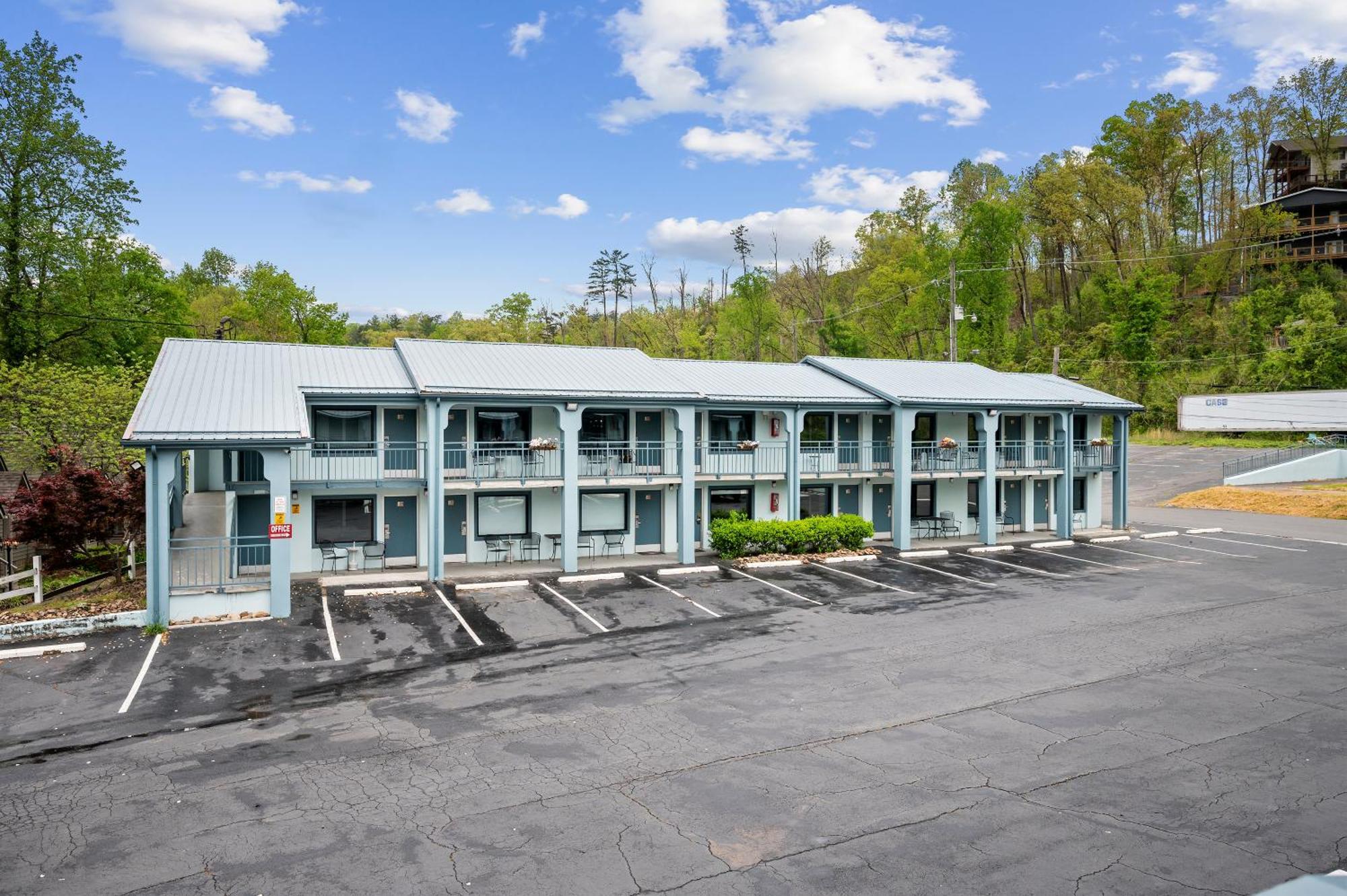 Country Town N' Suites Gatlinburg Bagian luar foto