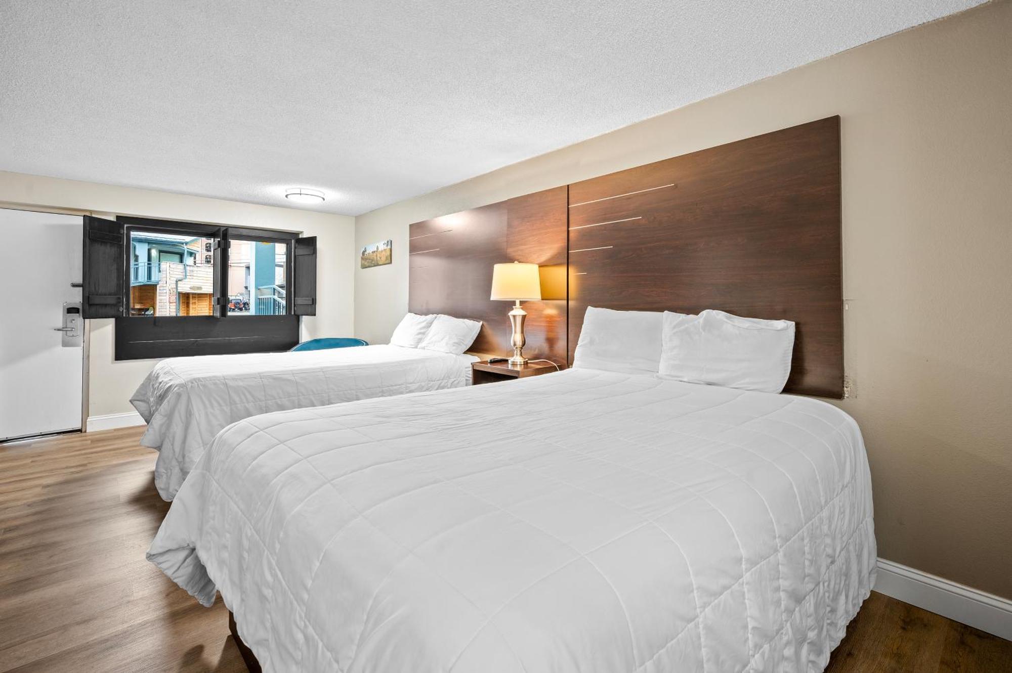 Country Town N' Suites Gatlinburg Bagian luar foto