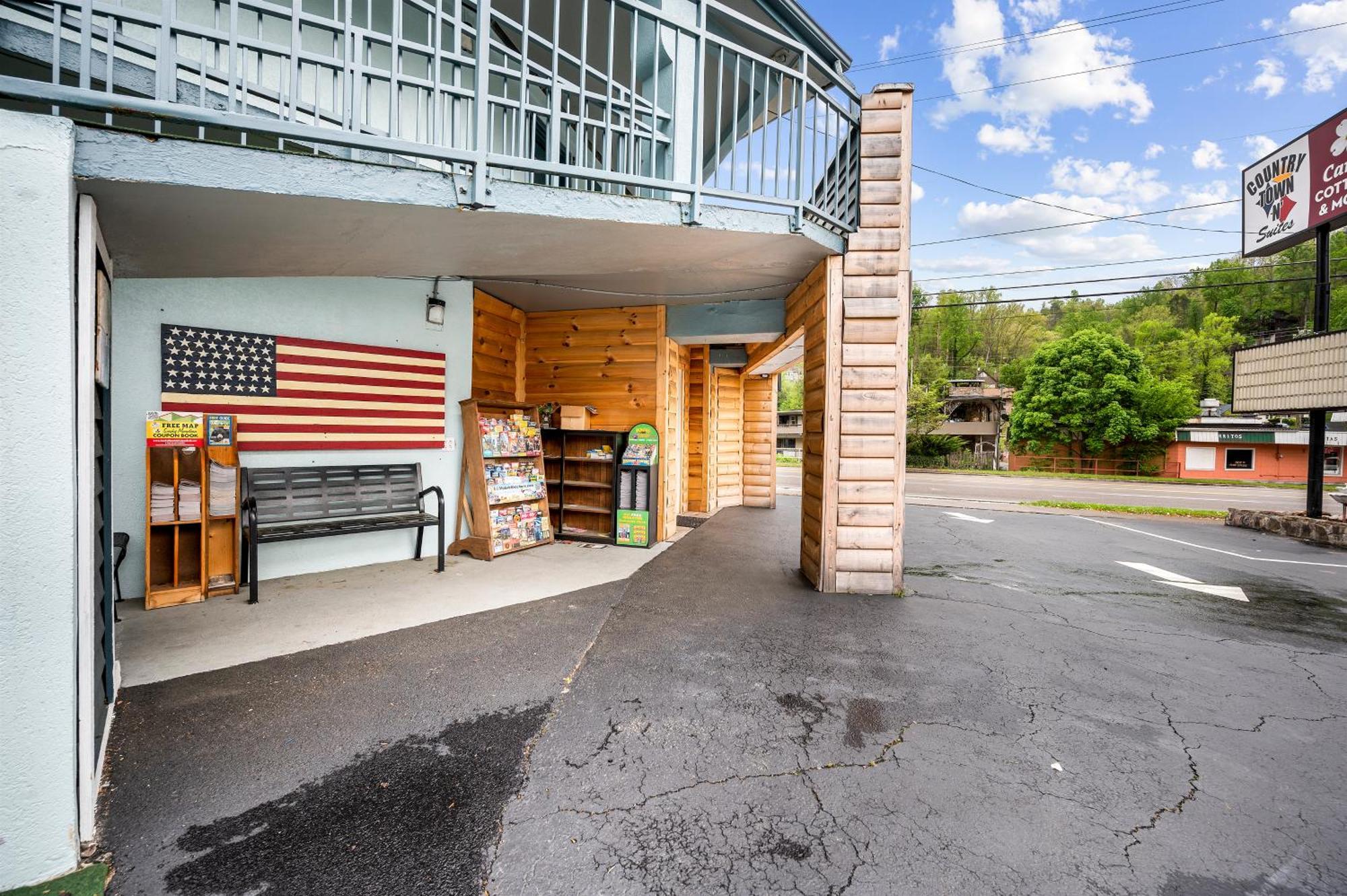 Country Town N' Suites Gatlinburg Bagian luar foto