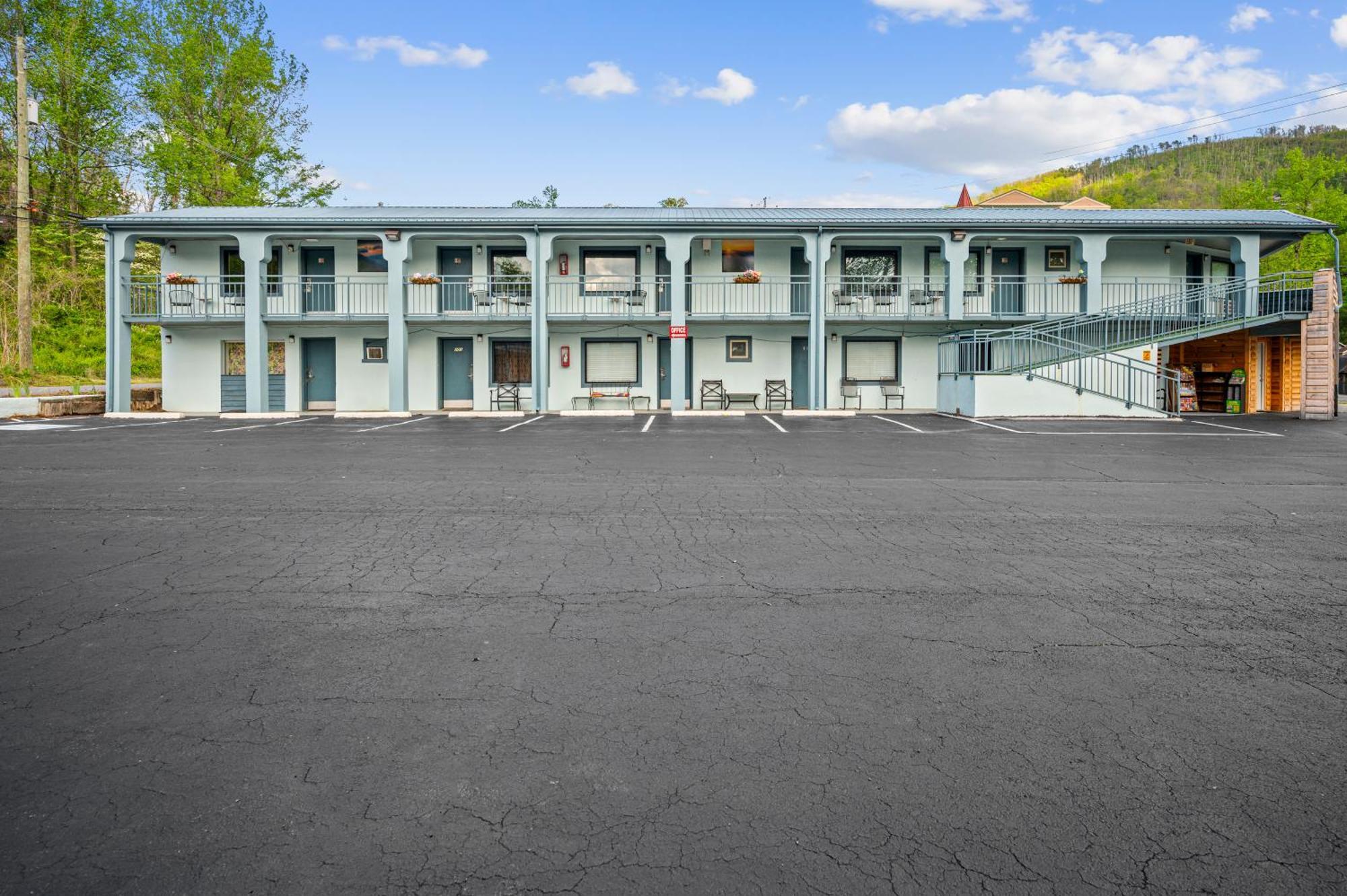 Country Town N' Suites Gatlinburg Bagian luar foto
