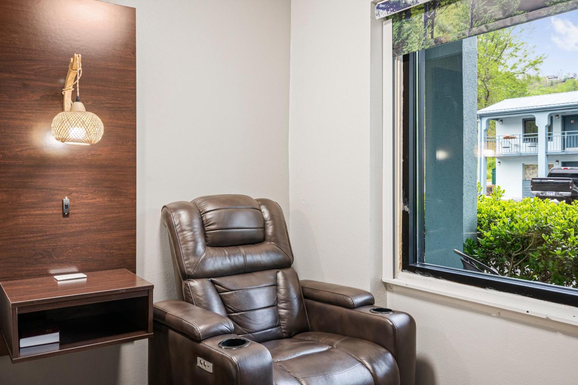Country Town N' Suites Gatlinburg Bagian luar foto
