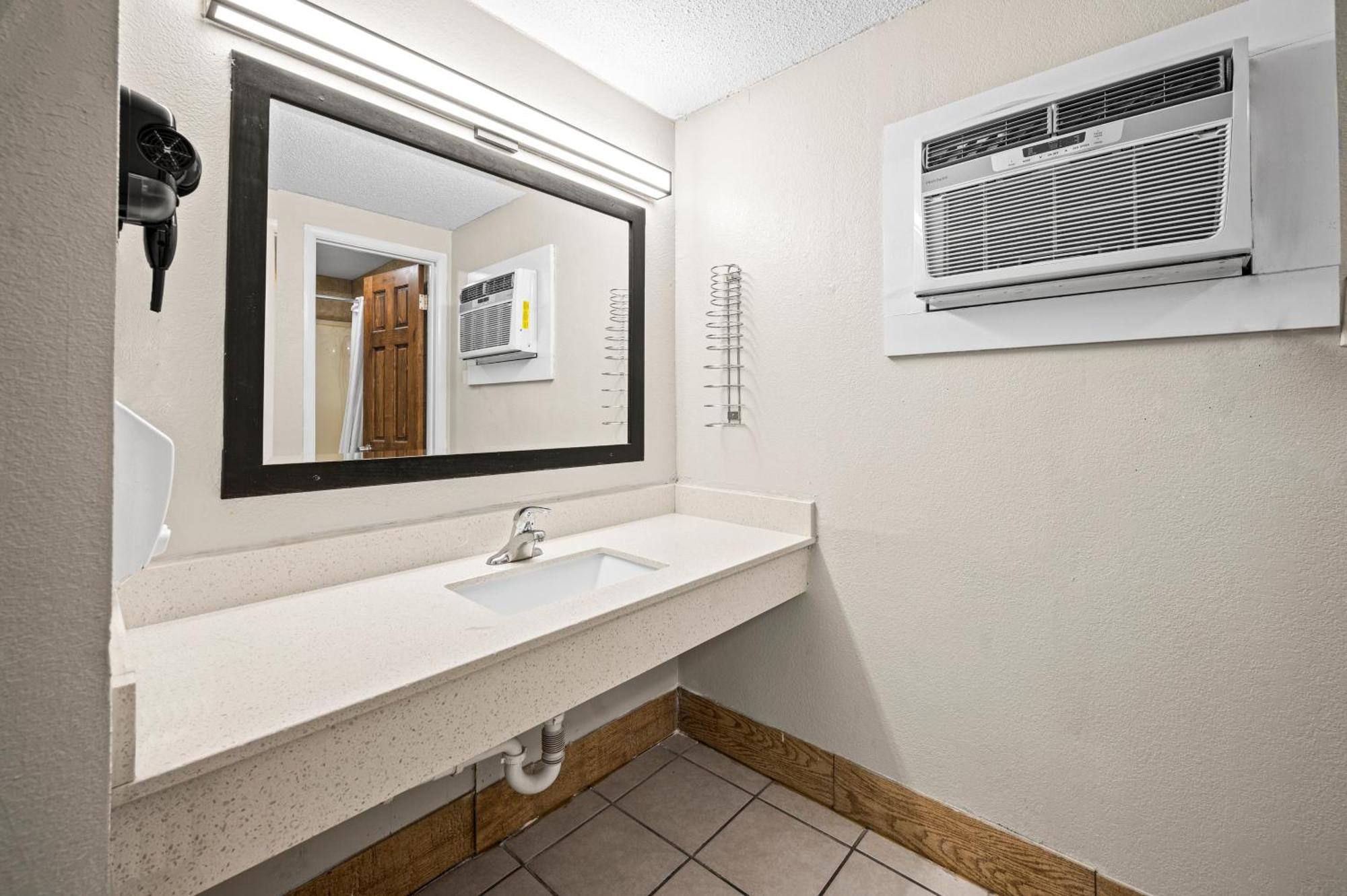 Country Town N' Suites Gatlinburg Bagian luar foto
