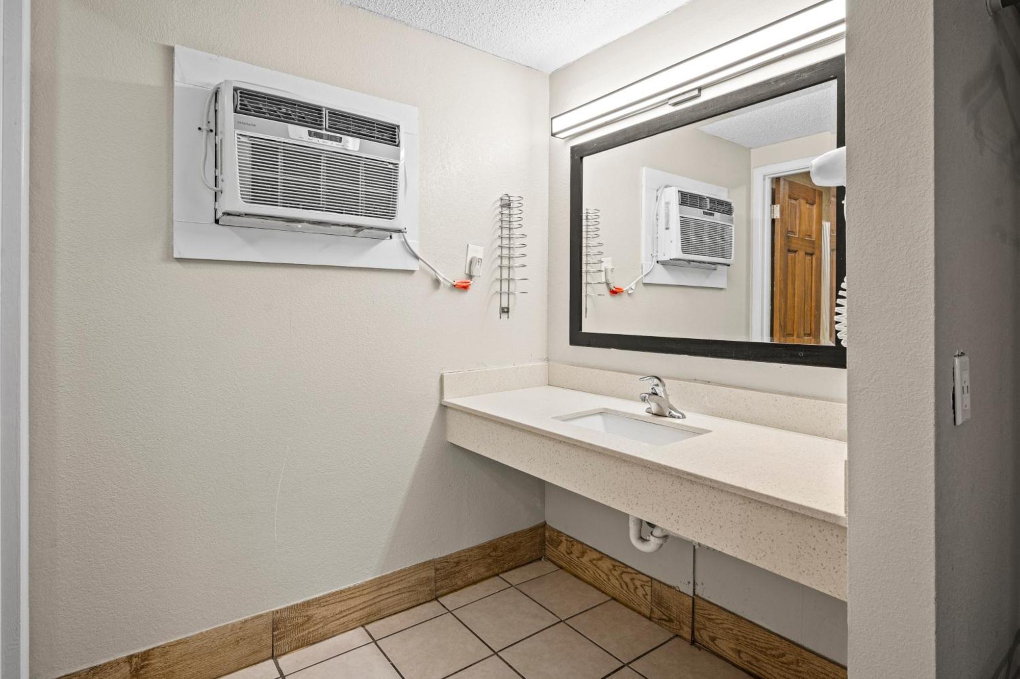 Country Town N' Suites Gatlinburg Bagian luar foto